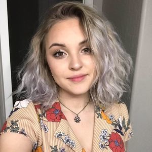 Meet your Posher, Alexis